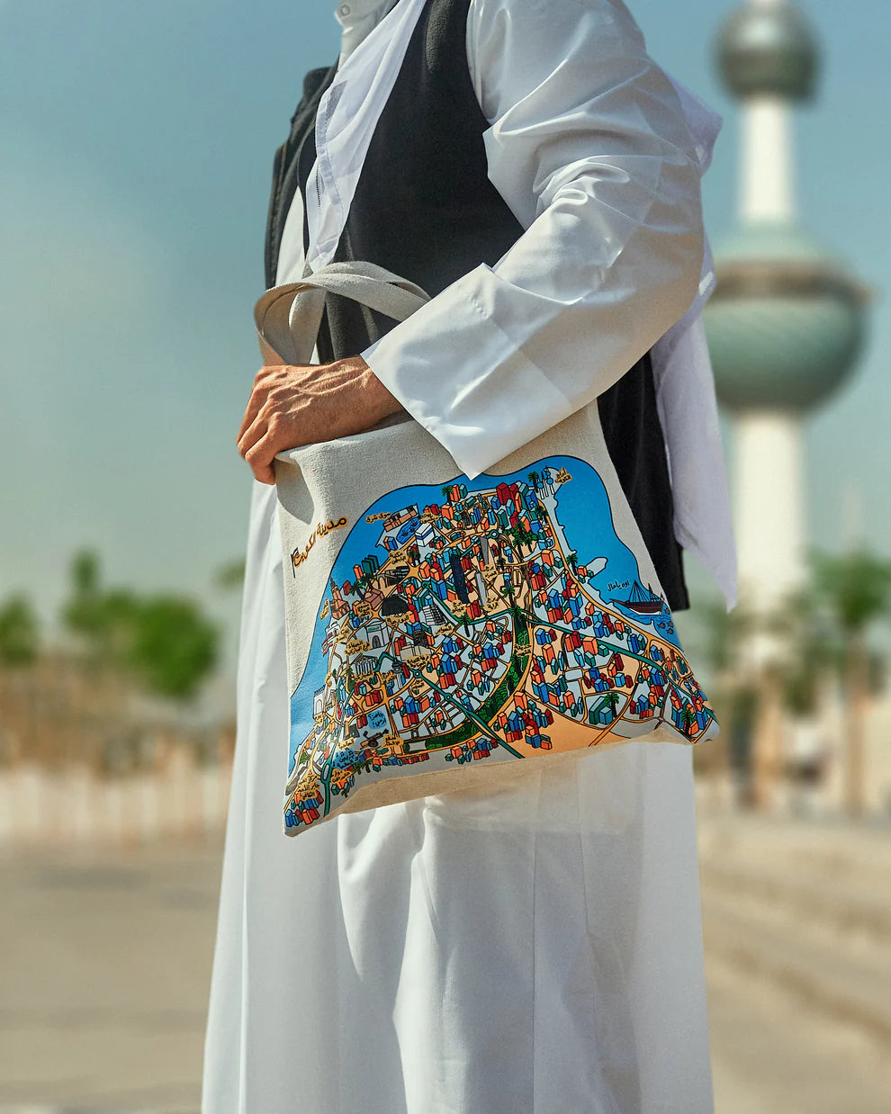Tote Bag + Kuwait Brooch.